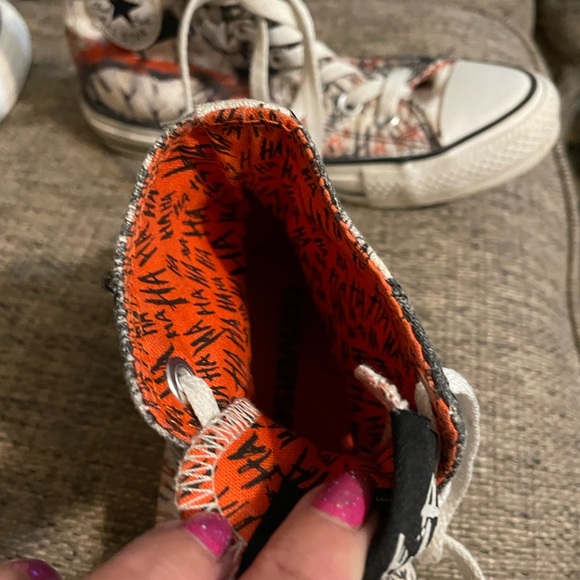 Chuck taylor Rare joker converse. Mens size 4 womens size 6 - Picture 3 of 5